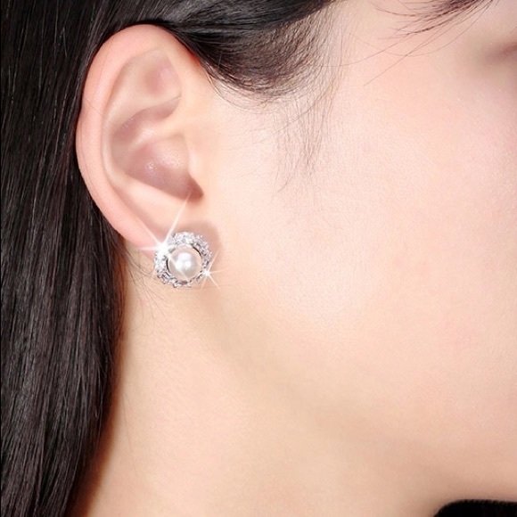 Pearl Earrings - Picture 5 of 6